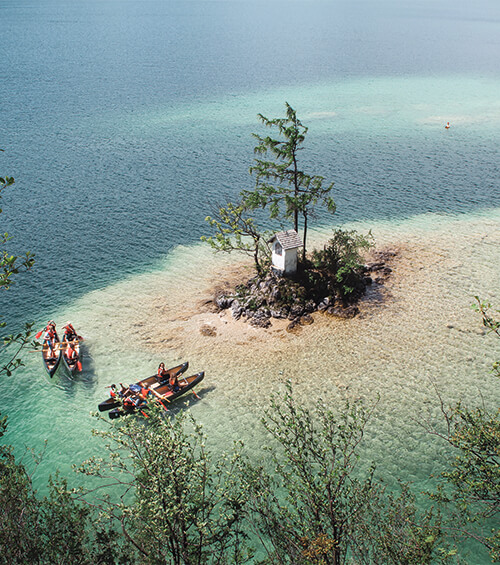 Boot auf dem Wolfgangsee bei St. Gilgen International Boarding School in Österreich