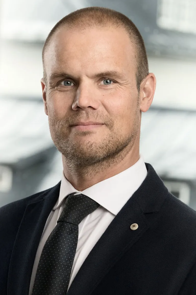 StGIS_teacher_portraitsWEB Names 2019-2020_0000s_0045_PORTRAIT_Adam Crew.jpg StGIS_teacher_portraitsWEB Names 2019-2020_0000s_0045_PORTRAIT_Adam Crew.jpg