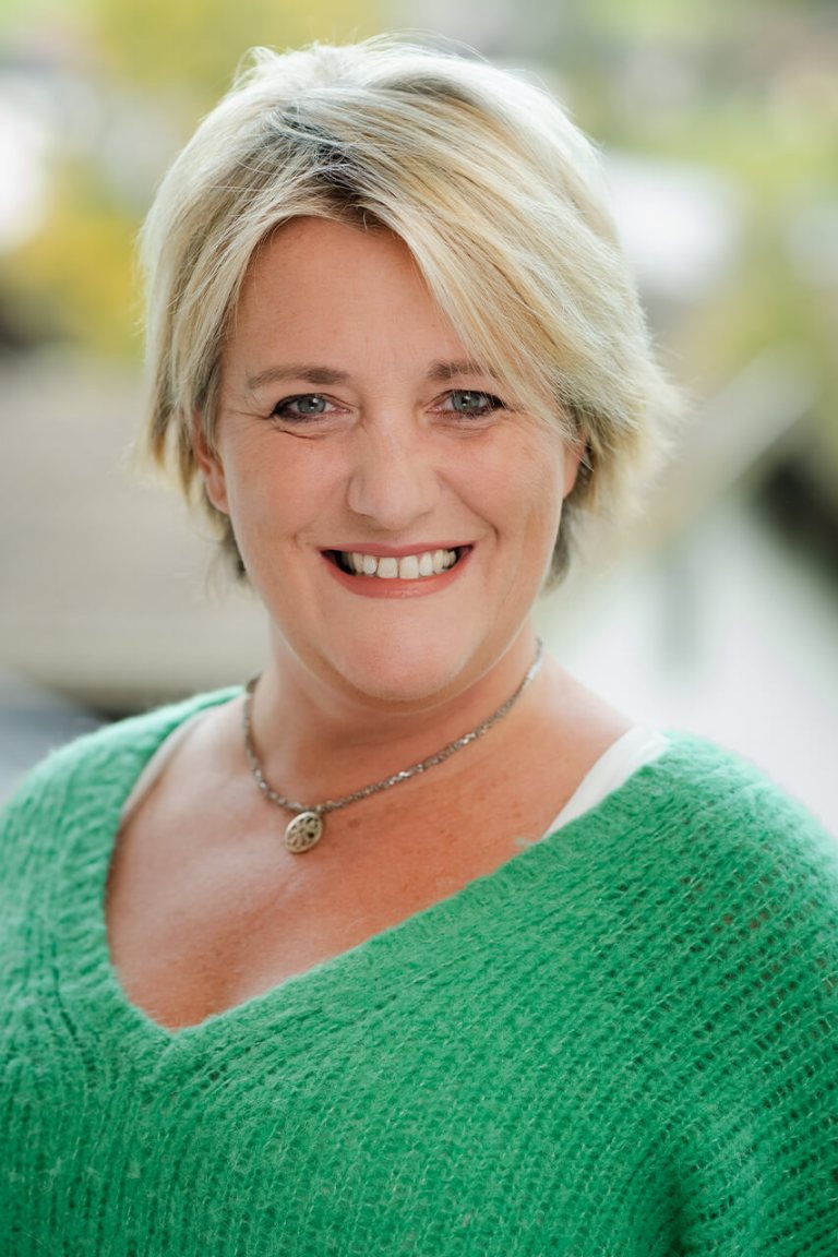 Sarah Crew EAL Teacher and House Parent (Traube)